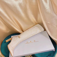 Load image into Gallery viewer, croc effect knee high boots in cream chameleon