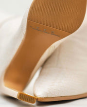 Load image into Gallery viewer, croc effect knee high boots in cream chameleon